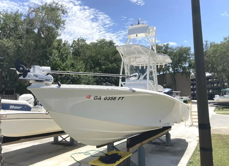 Slide: The Image of 2016 SeaVee 270Z boat on display, featuring sleek design and modern equipment. - 0