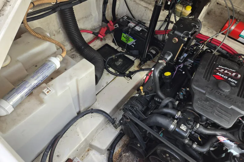 Slide: The Image of Engine compartment of a 2007 Sea Ray 260 Sundancer with MerCruiser 350 MAG MPI engine. - 33