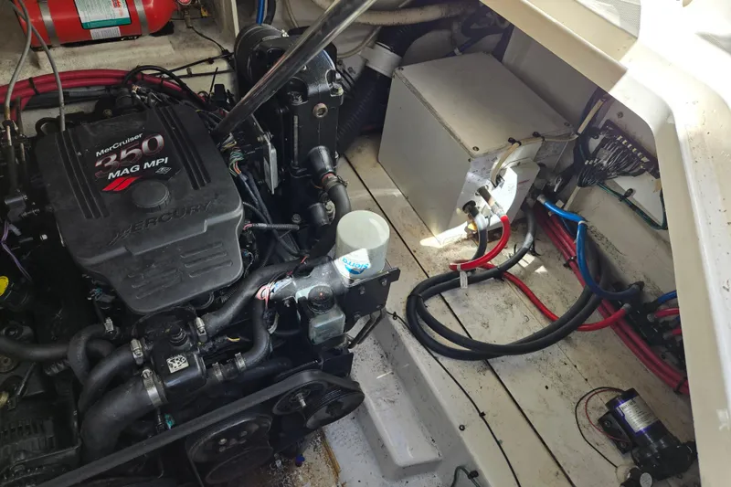 Slide: The Image of Engine compartment of a 2007 Sea Ray 260 Sundancer with MerCruiser 350 MAG MPI engine. - 34