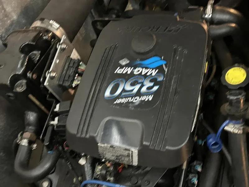 Slide: The Image of MerCruiser 350 MAG MPI engine in 2005 Sea Ray 320 Sun Dancer boat. - 17