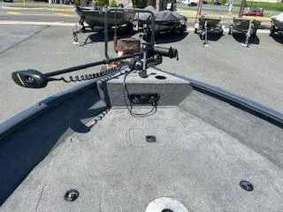 Slide: The Image of 2015 Tracker Pro Guide V-175 SC boat deck with trolling motor. - 16