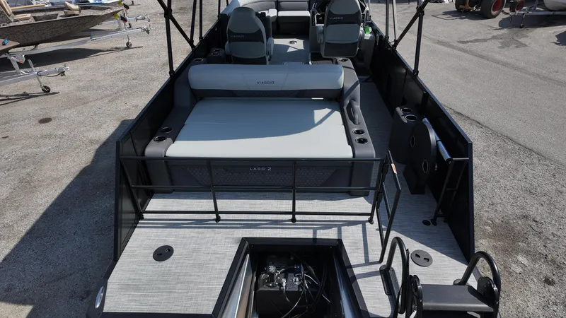 Slide: The Image of 2025 Viaggio Z22S pontoon boat with spacious seating and modern design. - 28
