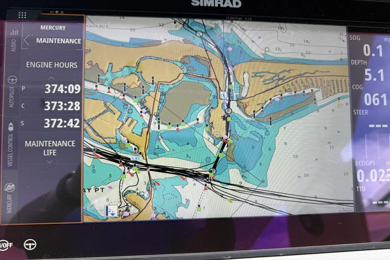 Slide: The Image of Sea Ray SLX 400 Outboard 2020 - 26