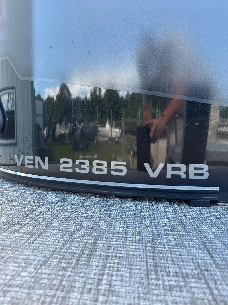 Slide: The Image of Avalon Venture 85 Versatile Rear Bench - 23' 2025 - 10