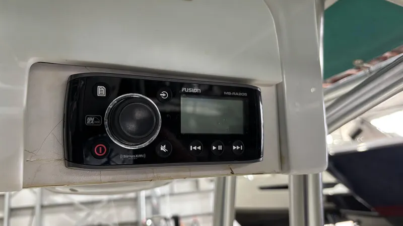 Slide: The Image of Glasstream 221cc 2012 - 11