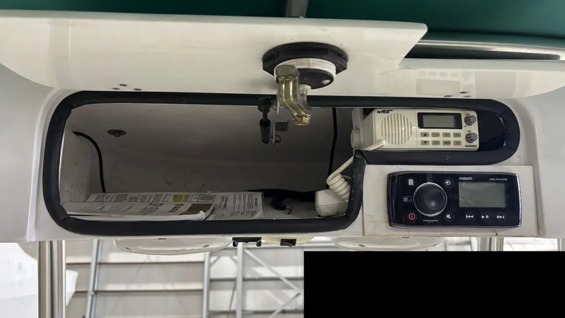 Slide: The Image of Glasstream 221cc 2012 - 12