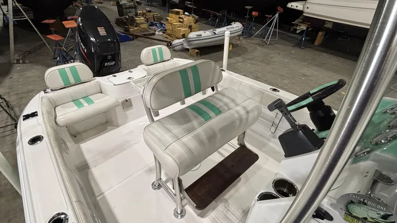 Slide: The Image of Glasstream 221cc 2012 - 16