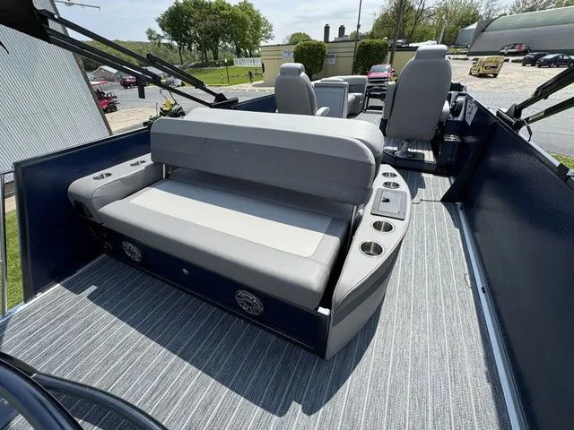 Slide: The Image of Premier 250 Solaris RL 2024 - 10