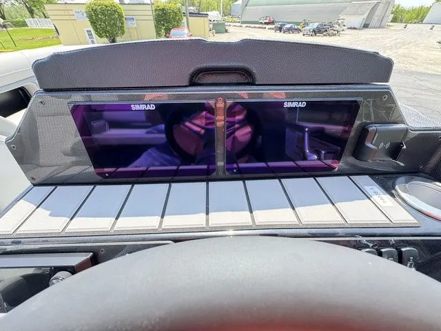 Slide: The Image of Premier 250 Solaris RL 2024 - 12