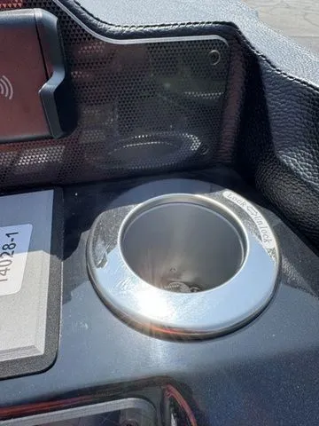 Slide: The Image of Premier 250 Solaris RL 2024 - 14