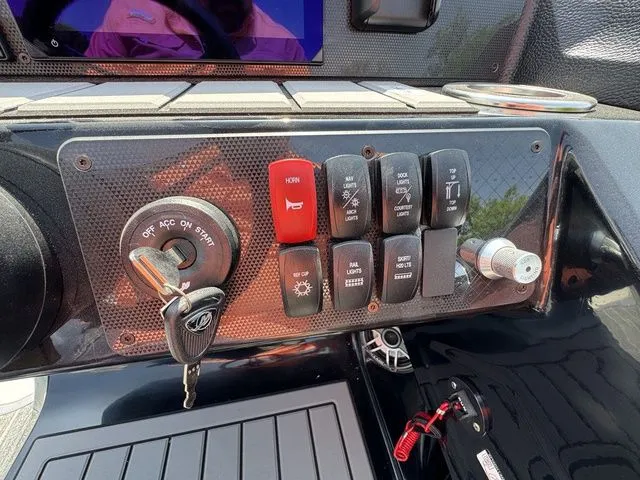 Slide: The Image of Premier 250 Solaris RL 2024 - 18