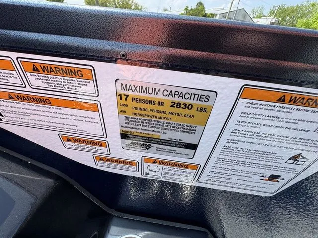 Slide: The Image of Premier 250 Solaris RL 2024 - 19