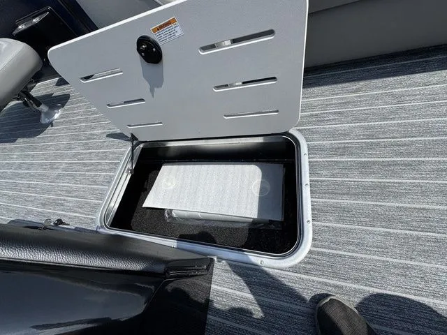 Slide: The Image of Premier 250 Solaris RL 2024 - 22