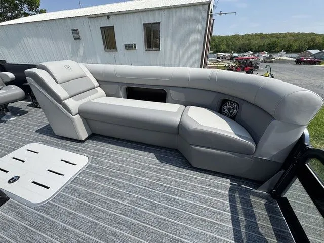 Slide: The Image of Premier 250 Solaris RL 2024 - 25