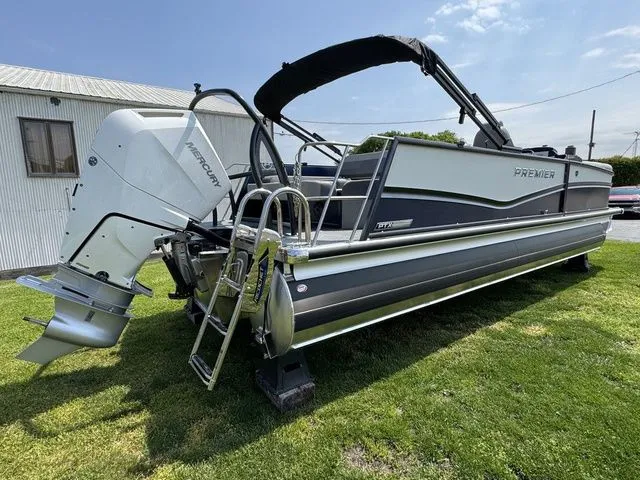 Slide: The Image of Premier 250 Solaris RL 2024 - 6