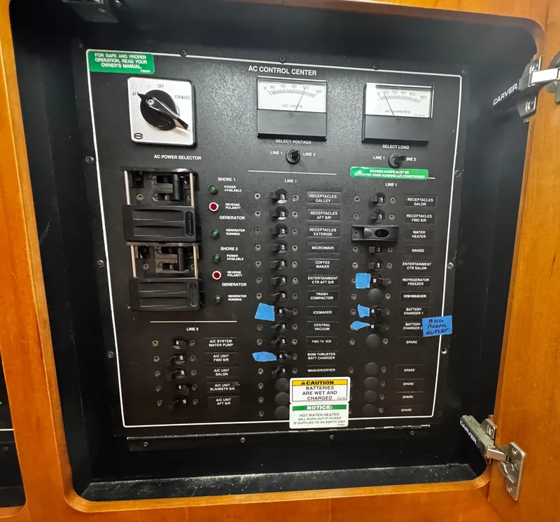 Slide: The Image of 2001 Carver 466 Motor Yacht - 44