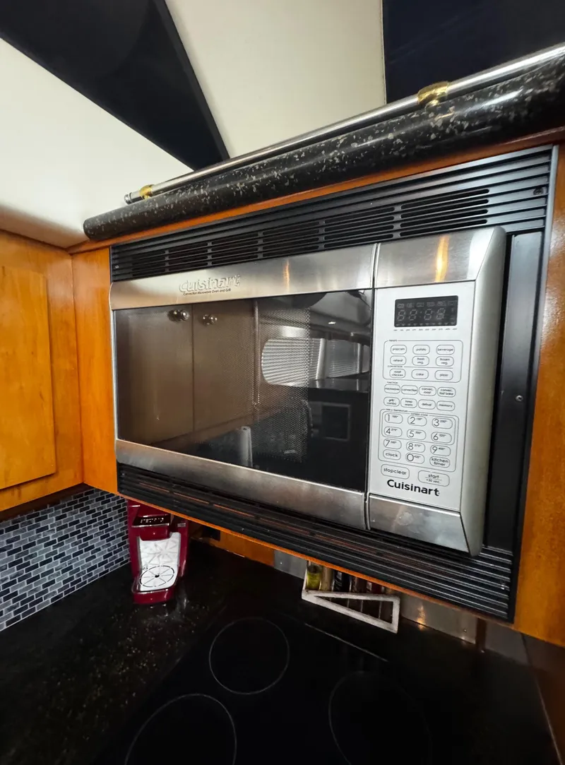 Slide: The Image of 2001 Carver 466 Motor Yacht - 48