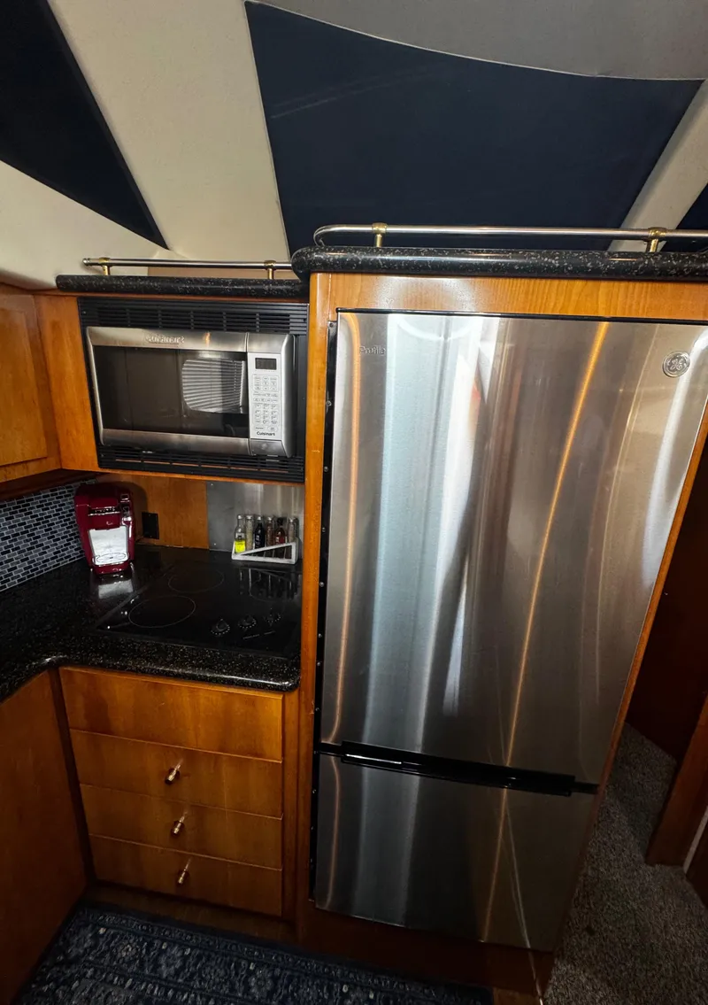 Slide: The Image of 2001 Carver 466 Motor Yacht - 52