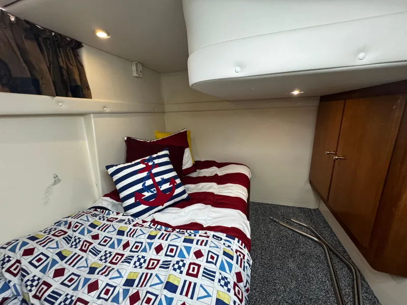 Slide: The Image of 2001 Carver 466 Motor Yacht - 62