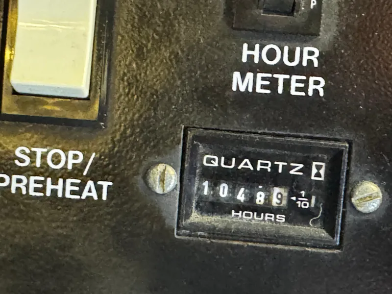 Slide: The Image of 2001 Carver 466 Motor Yacht - 86