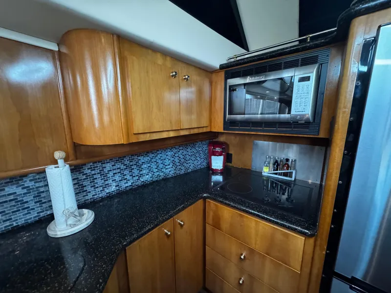 Slide: The Image of 2001 Carver 466 Motor Yacht - 49