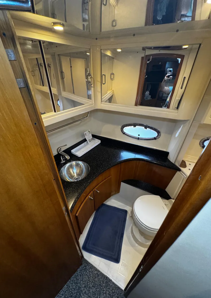 Slide: The Image of 2001 Carver 466 Motor Yacht - 70
