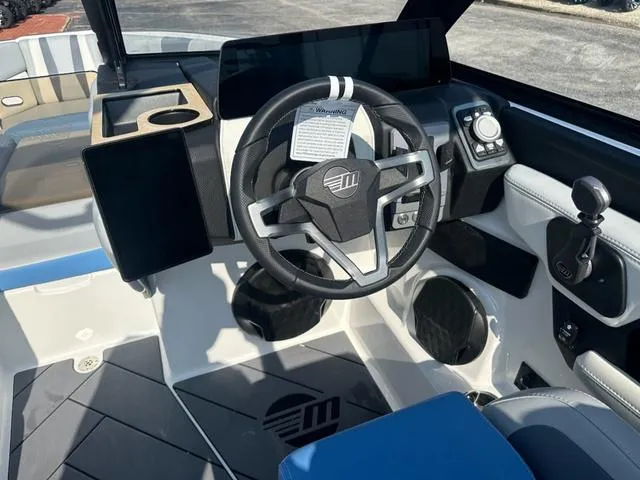 Slide: The Image of Malibu Wakesetter 22 LSV 2025 - 9