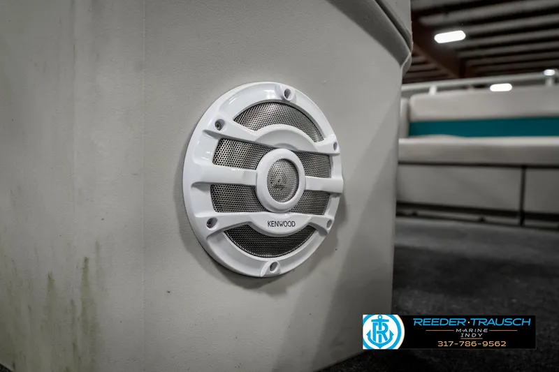 Slide: The Image of Kenwood speaker on 1989 Crest 25 Savannah II boat interior. - 34