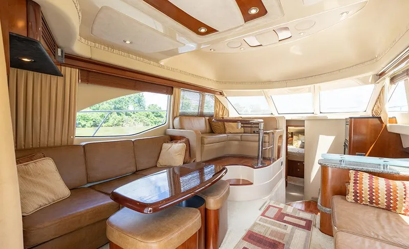 Slide: The Image of Port salon/dinette - 25