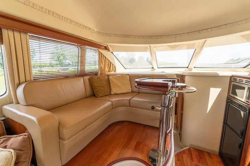 Slide: The Image of Dinette with the table folded - 27