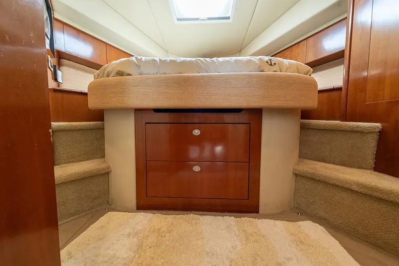 Slide: The Image of Storage under the master berth - 32