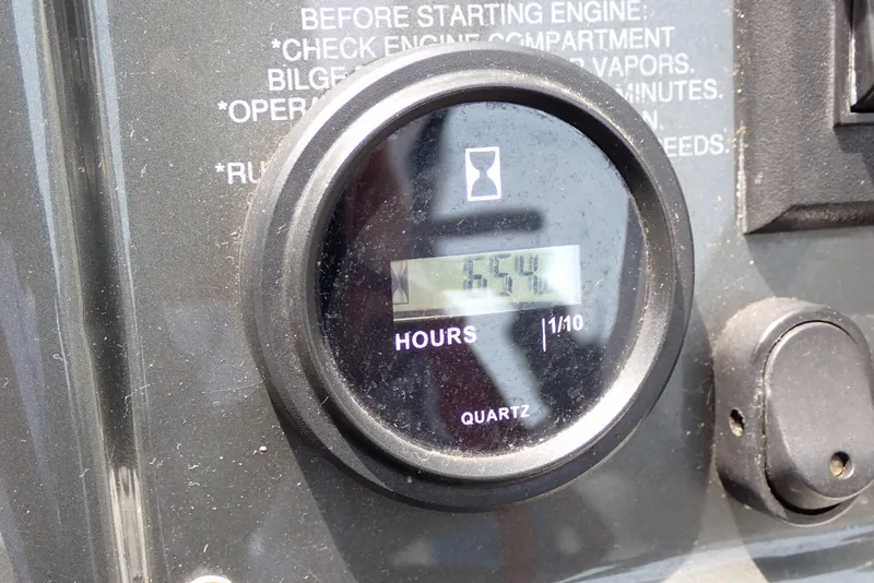 Slide: The Image of Monterey 270 Cruiser 2005 - 54