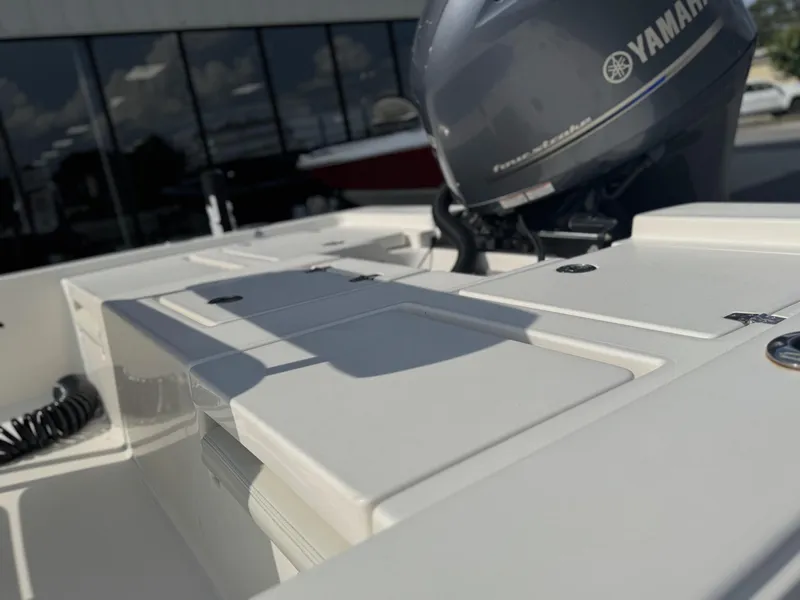Slide: The Image of 2014 Pathfinder 2200 TRS boat with Yamaha engine, close-up view. - 9