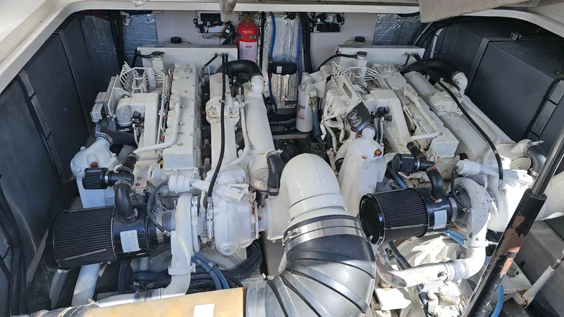 Slide: The Image of Sea Ray 410 Express Cruiser 2003 - 50