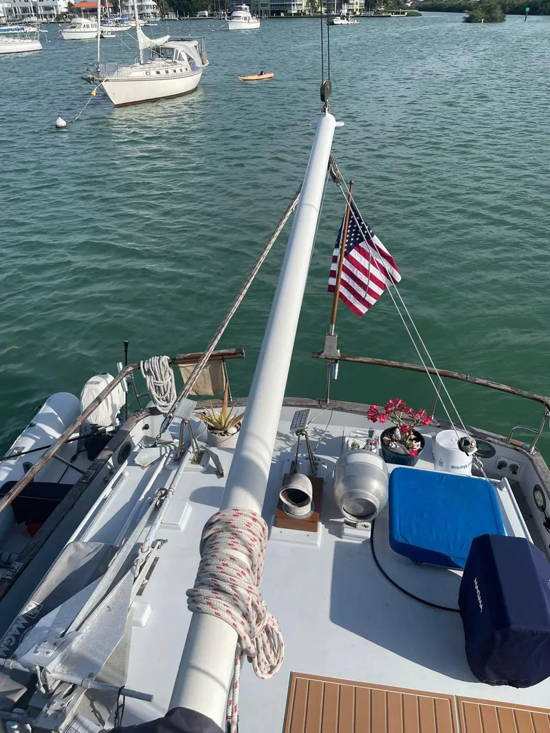 Slide: The Image of Albin 45 Command Bridge 1981 - 56