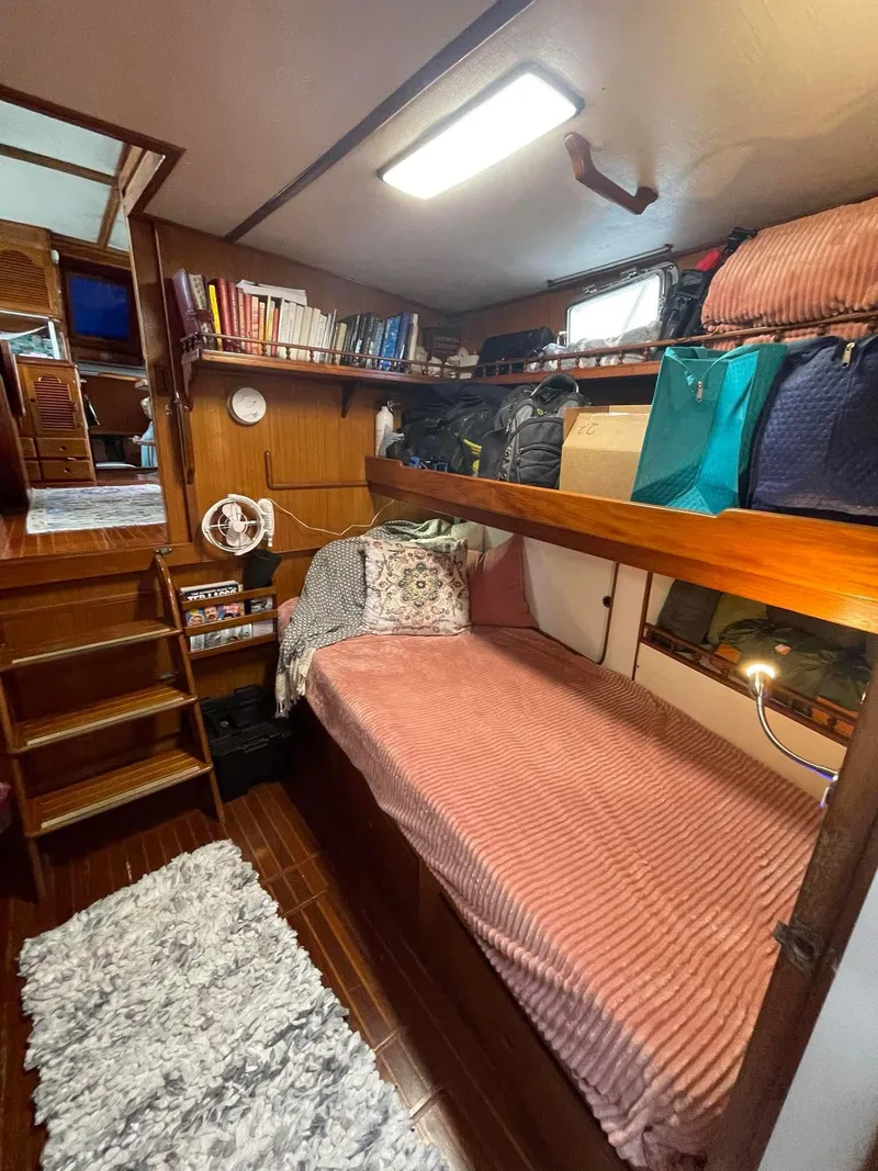 Slide: The Image of Albin 45 Command Bridge 1981 - 63