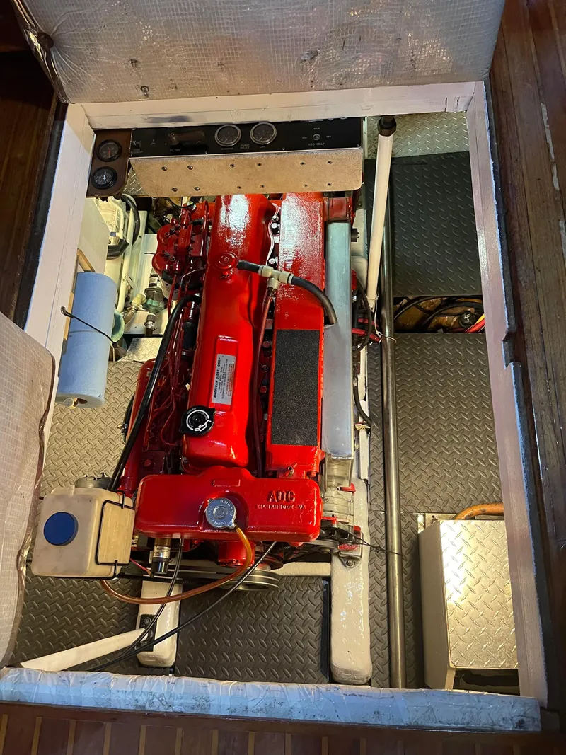 Slide: The Image of Albin 45 Command Bridge 1981 - 65