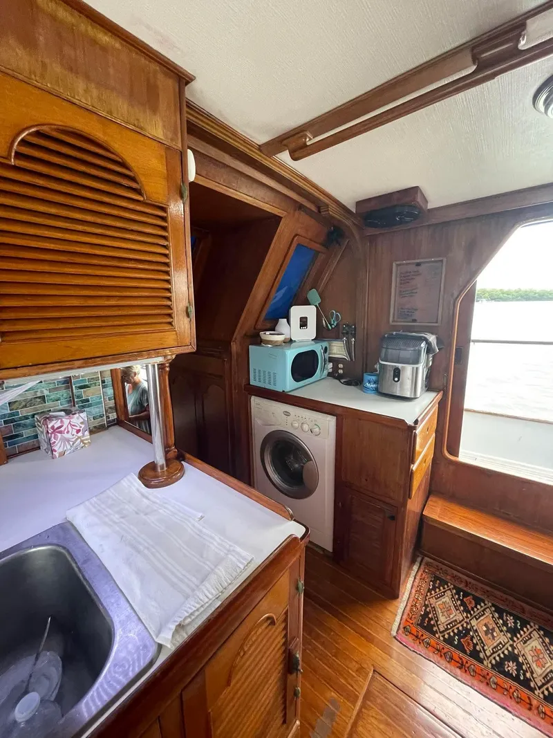 Slide: The Image of Albin 45 Command Bridge 1981 - 66