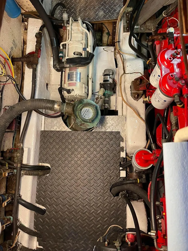 Slide: The Image of Albin 45 Command Bridge 1981 - 68