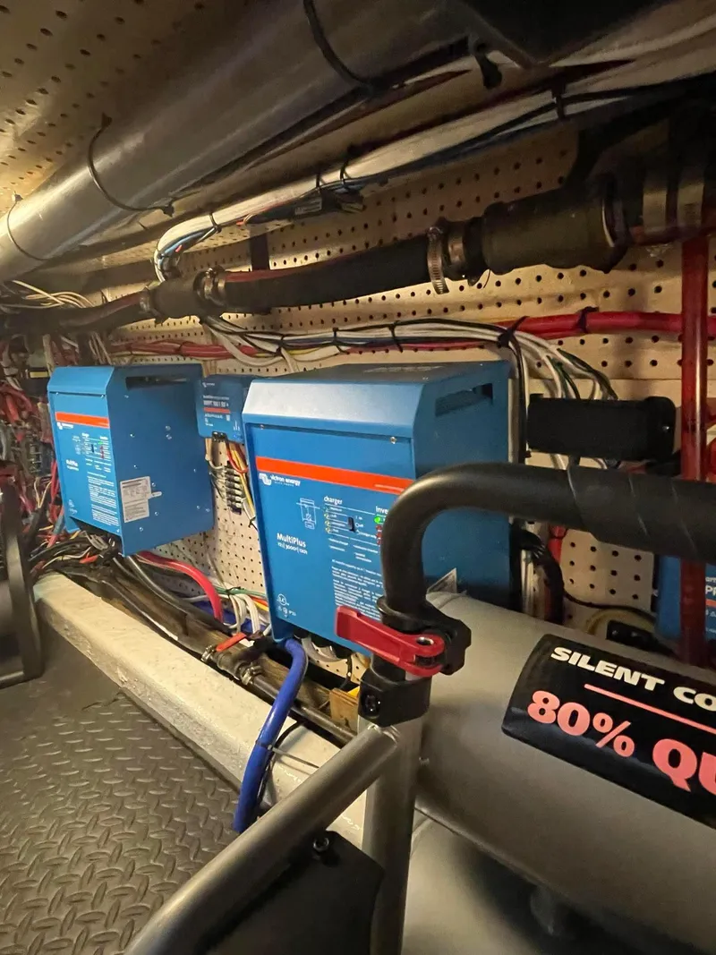 Slide: The Image of Albin 45 Command Bridge 1981 - 72