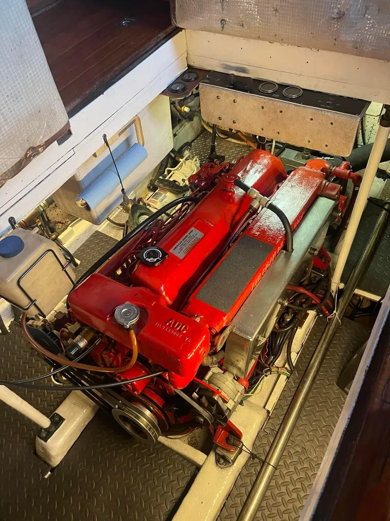 Slide: The Image of Albin 45 Command Bridge 1981 - 73