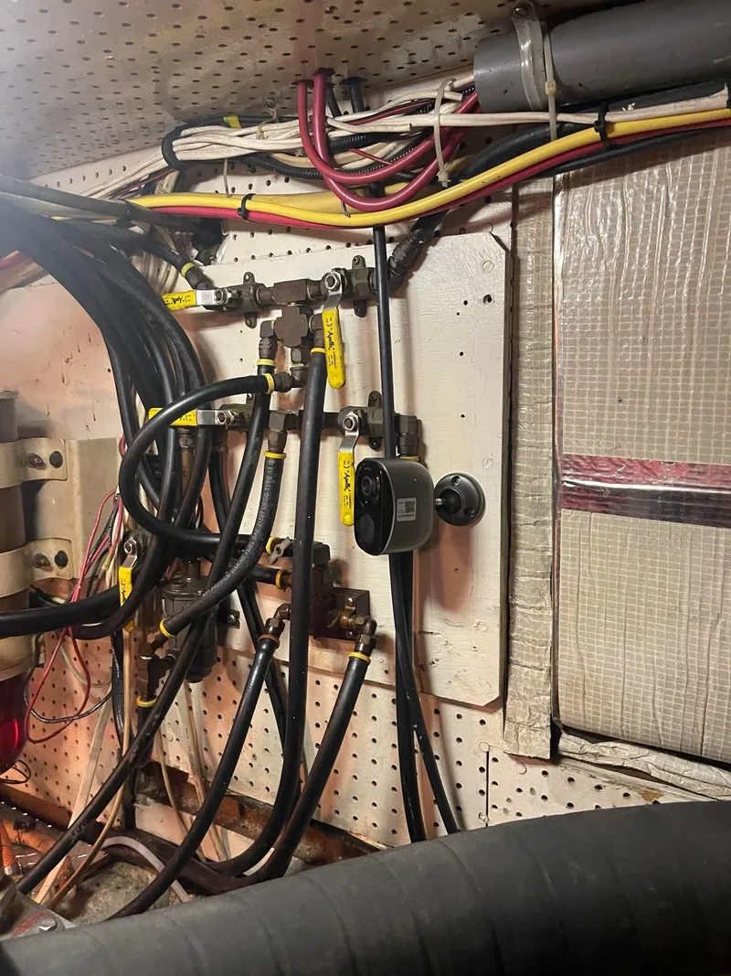 Slide: The Image of Albin 45 Command Bridge 1981 - 76