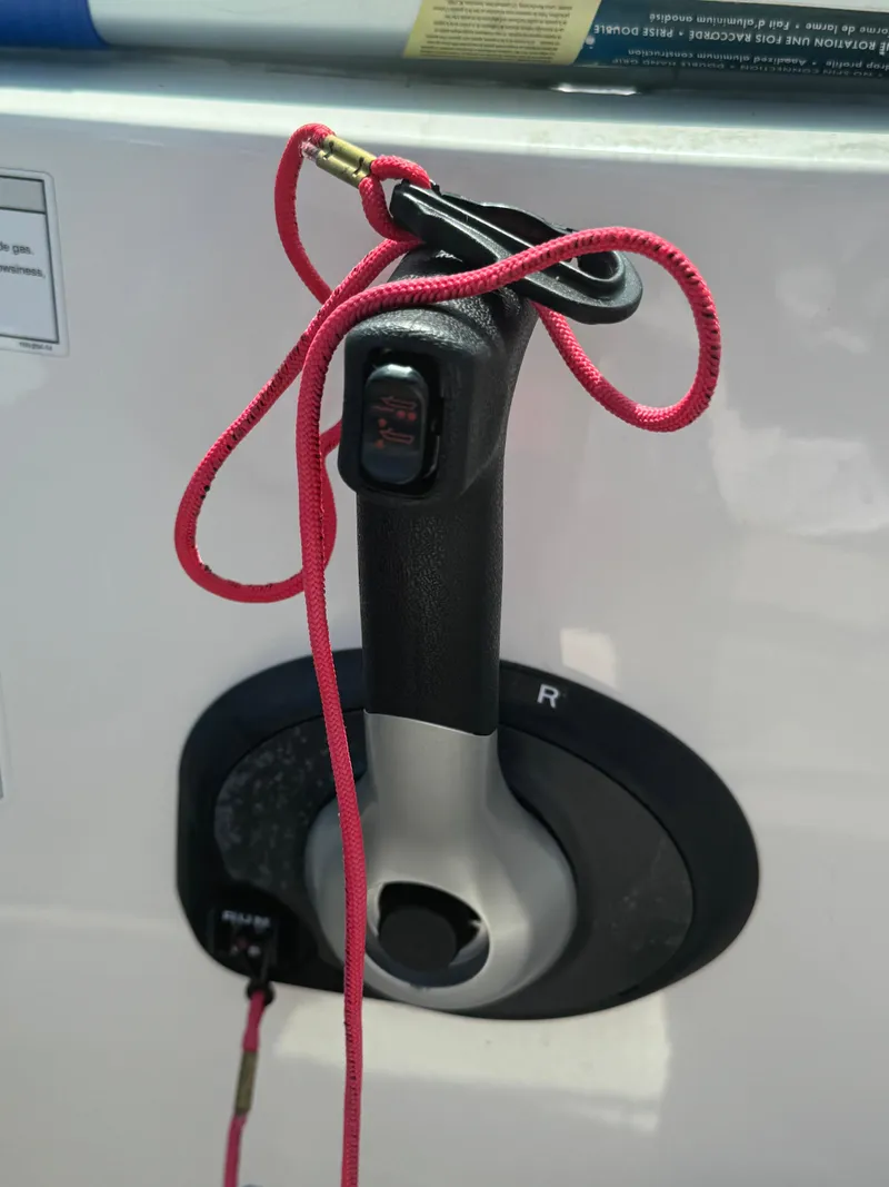 Slide: The Image of Sea Ray Sundancer 280 2015 - 13