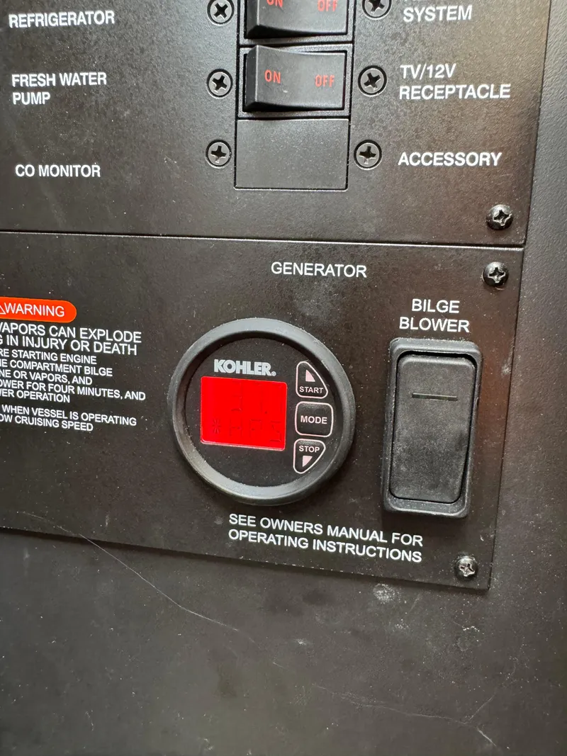 Slide: The Image of Sea Ray Sundancer 280 2015 - 30