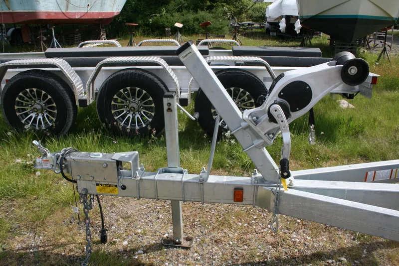 Slide: The Image of Trailer hitch and winch system for 2023 Hewescraft 210 Sea Runner ET HT. - 14