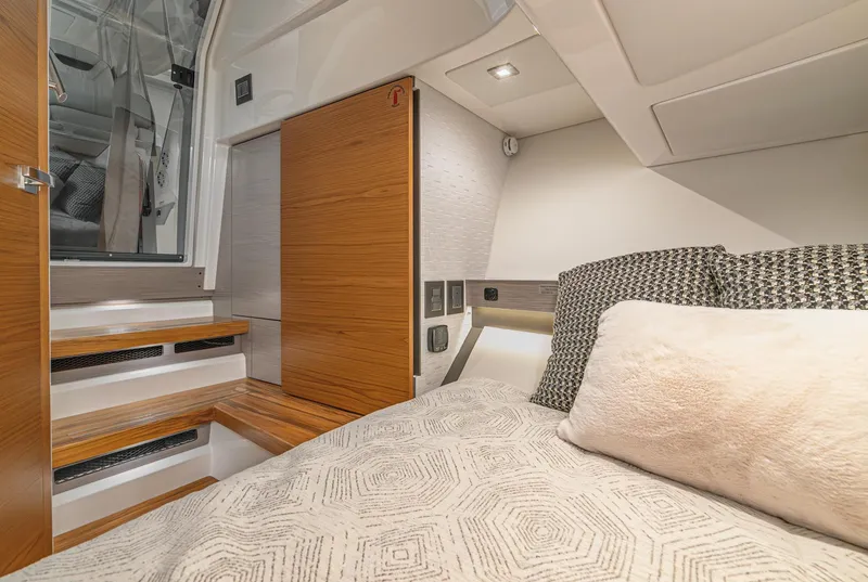 Slide: The Image of Tiara 34 LS 2024 - 52