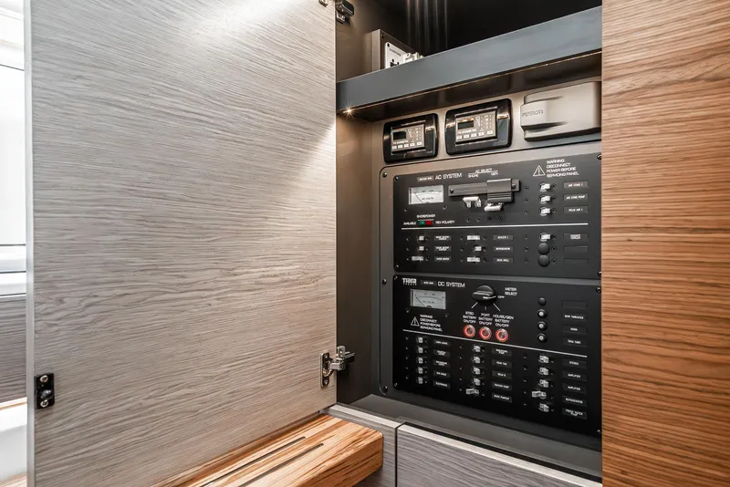 Slide: The Image of Tiara 34 LS 2024 - 53