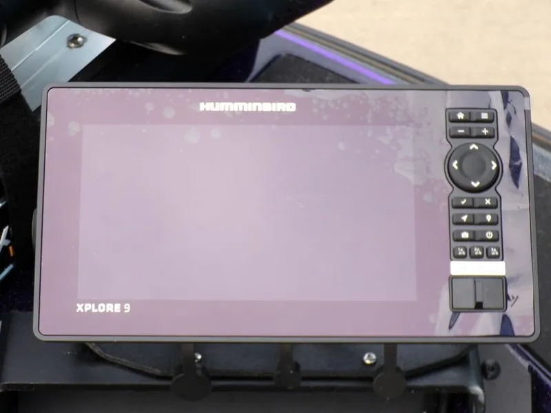 Slide: The Image of Humminbird Xplore 9 fishfinder on 2025 Skeeter ZXR20 boat dashboard. - 10
