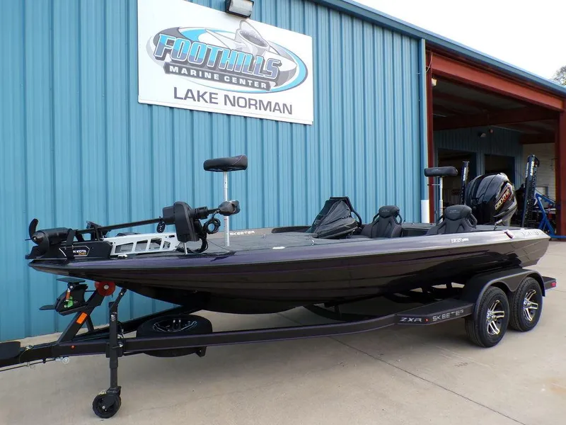 Slide: The Image of 2025 Skeeter ZXR20 boat at Foothills Marine Center, Lake Norman. - 8