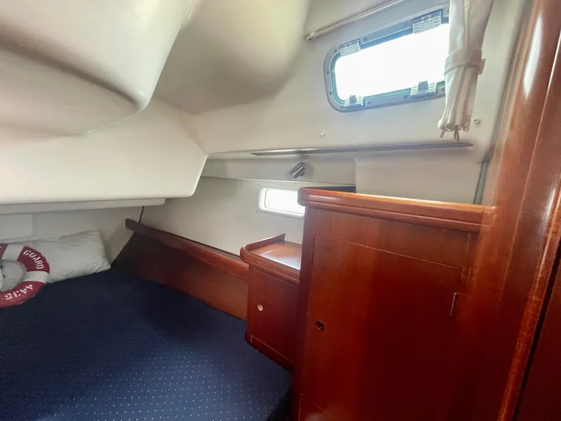 Slide: The Image of Cozy cabin interior of 2004 Beneteau Oceanis Clipper 473 sailboat. - 44